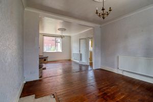 Lounge/Diner- click for photo gallery